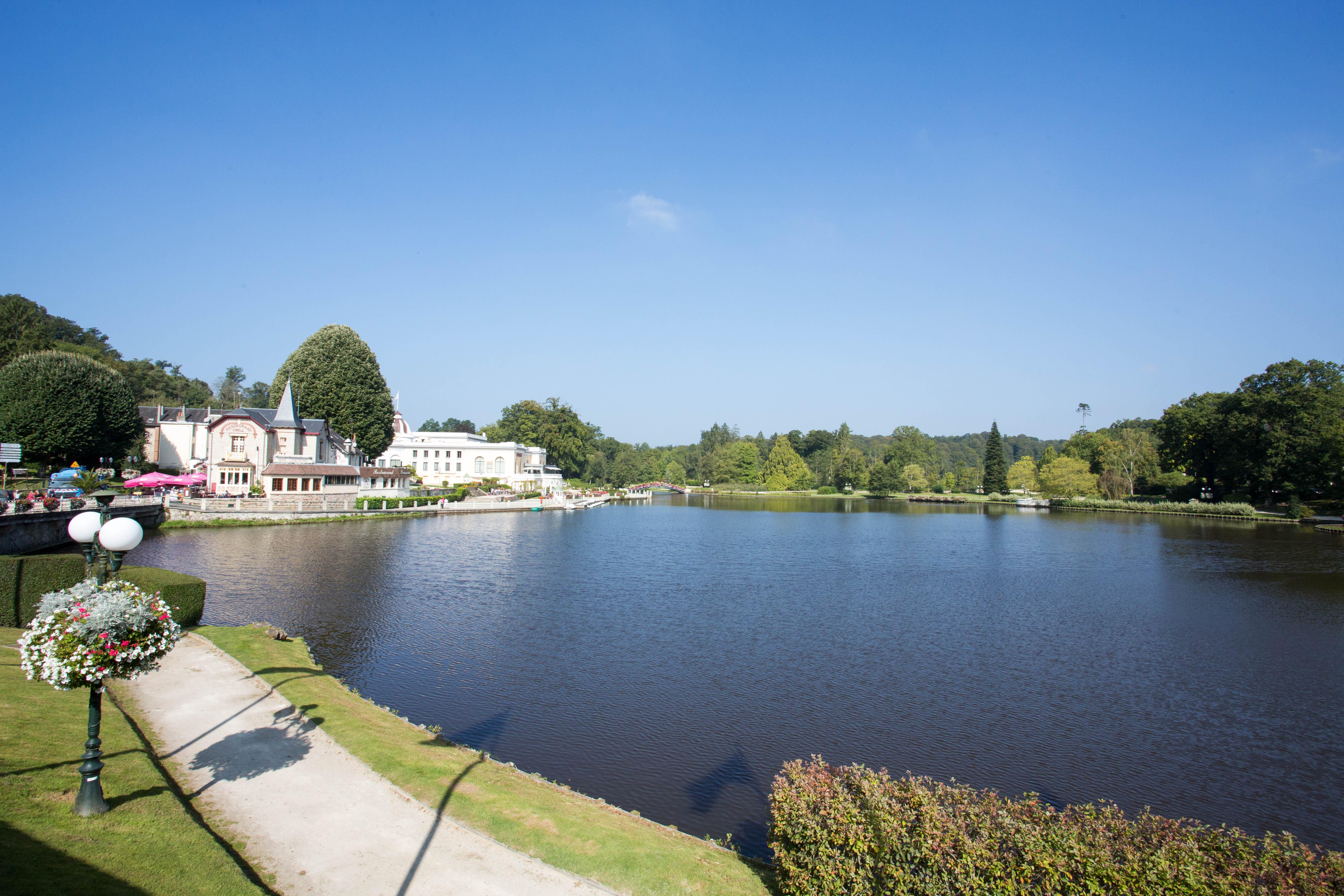 Hotel Spa Du Beryl Bagnoles de l'Orne Normandie Bagian luar foto