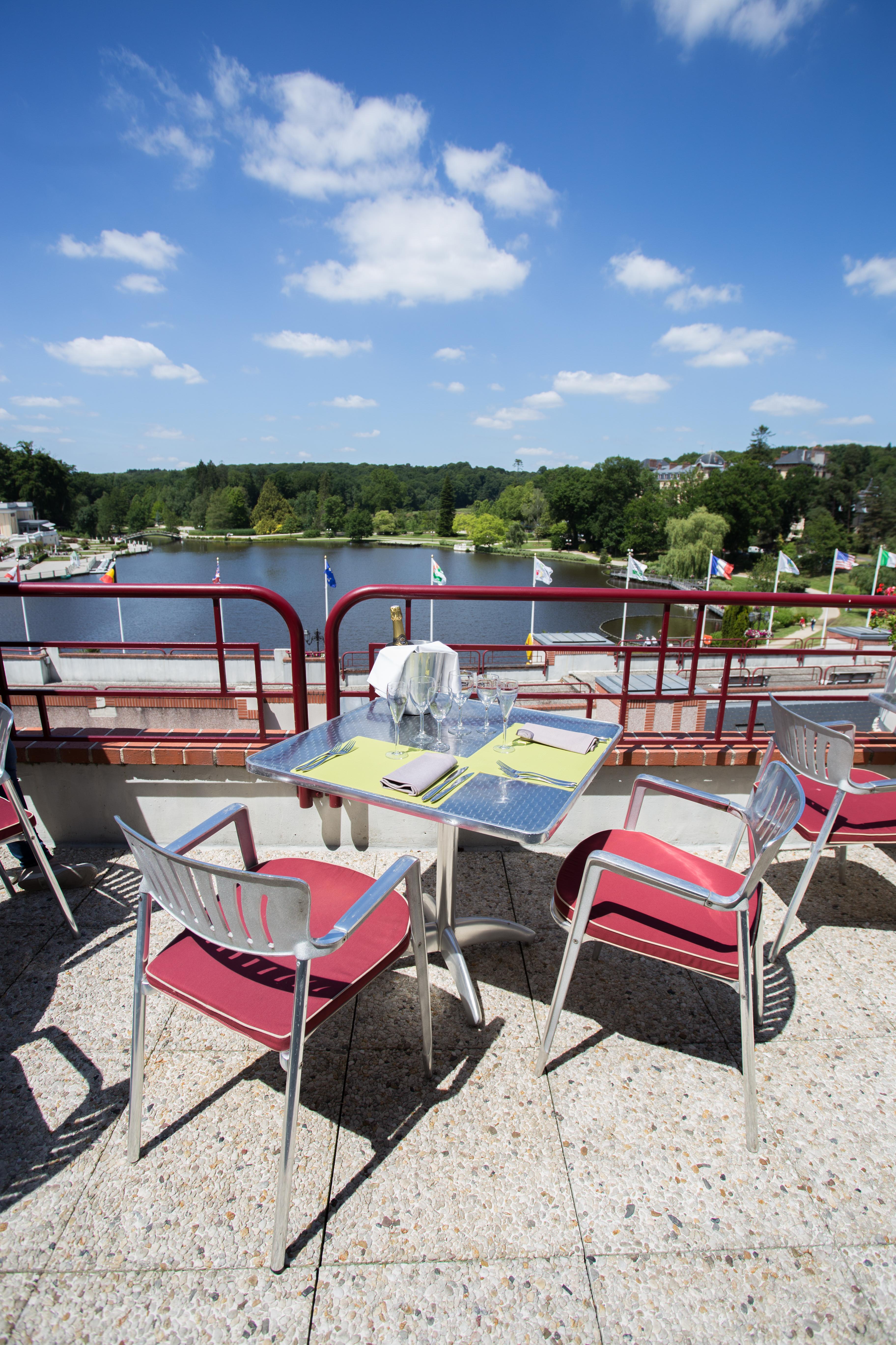 Hotel Spa Du Beryl Bagnoles de l'Orne Normandie Bagian luar foto
