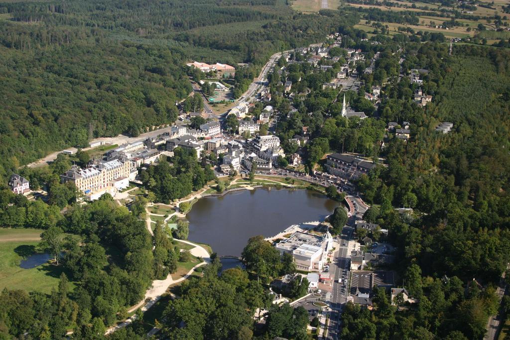 Hotel Spa Du Beryl Bagnoles de l'Orne Normandie Bagian luar foto